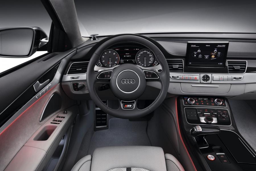 Торпедо Audi S8 (D4) 2012 года  (WW) (фото 5 из 59)